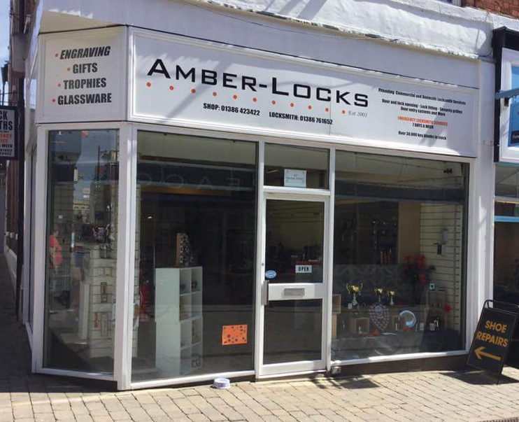 Amber-Locks_01