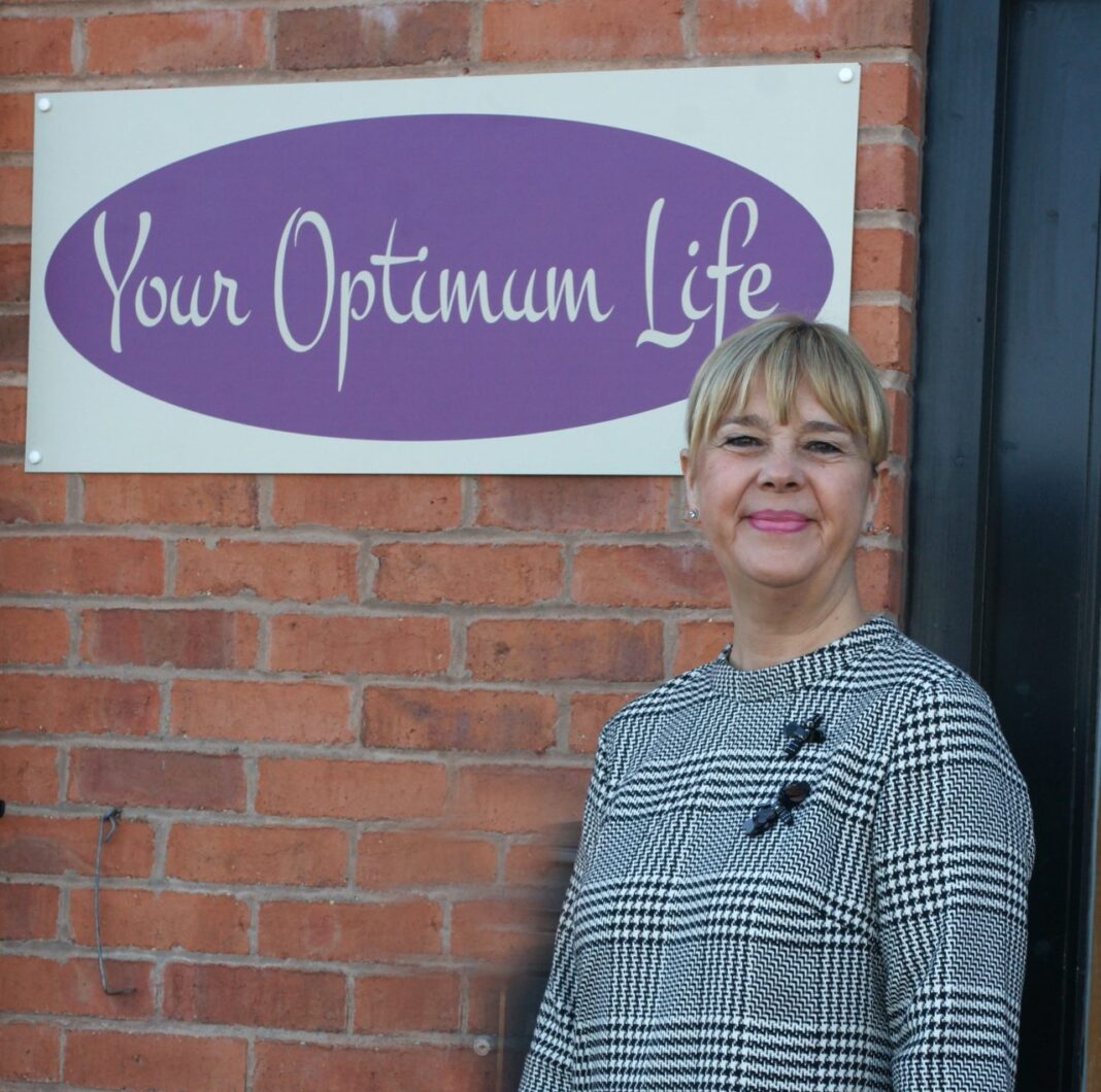 Caroline_outside_office-1280x1271