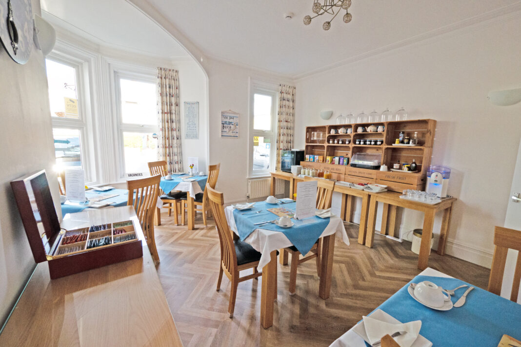 2-DiningRoomDiag