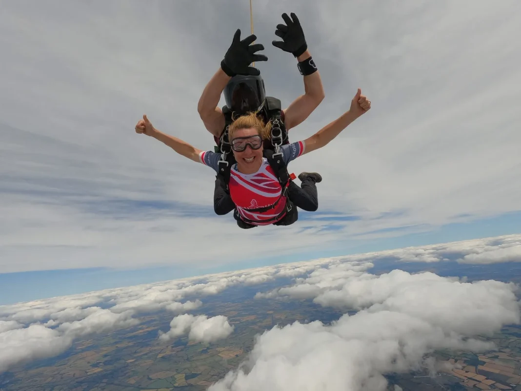 Molly Ollys, parachute